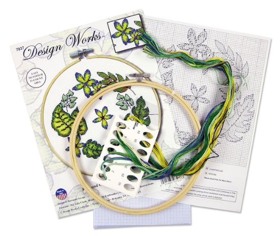 Picture of Design Works Counted Cross Stitch Kit 8" Round-Ferns (11 Count)