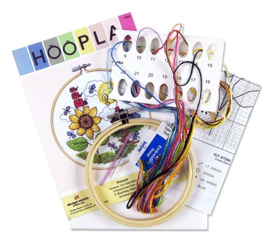 Picture of Design Works Counted Cross Stitch Kit 4" Round-Sunflower (14 Count)