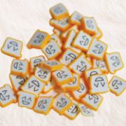 Picture of Dress My Crafts Shaker Elements 8gm Smiling Bread