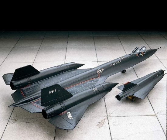 Picture of SR-71A Blackbird, 1/72 by Revell, Model Airplane