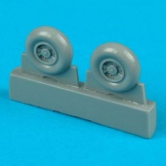 Picture of 1/72 Spitfire Mk IX 3-Spoke Mainwheel Hubs (2) (D)