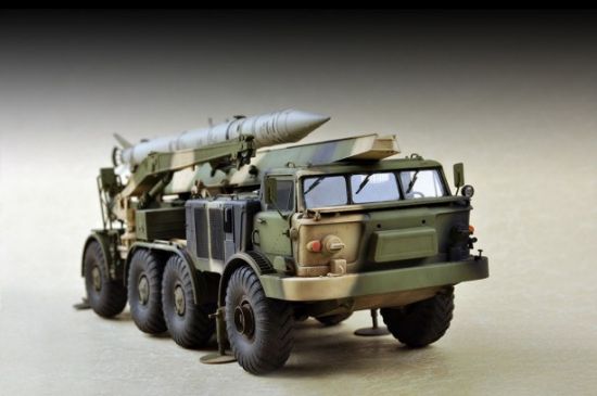 Picture of 1/72 Russian 9P113 TEL Launcher w/9M21 Rocket of 9K52 Luna-M Short-Range Artillery Rocket System (FROG7)