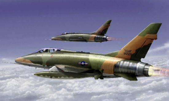Picture of F-100F Super Sabre, 1/72 by Trumpeter, Model Airplane