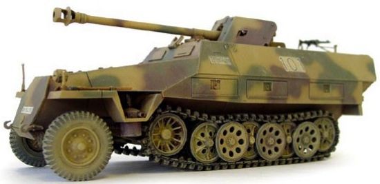 Picture of Military Model Kit - Sd.Kfz.251/22 Ausf.D Pakwagen Late Model- 1:35 -A