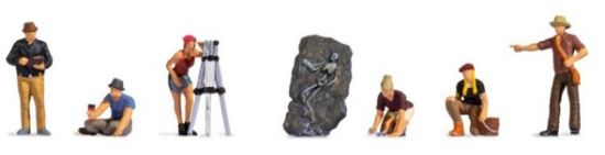 Picture of HO Archaeologists (6) w/Human Fossil
