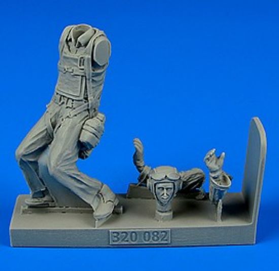 Picture of 1/32 WWII USMC Pilot Pacific Theatre