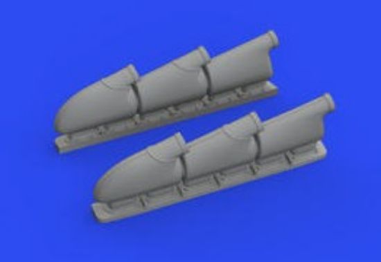 Picture of 1/48 Aircraft- Spitfire Mk V Three-Stacks Exhausts Rounded for EDU (Resin)
