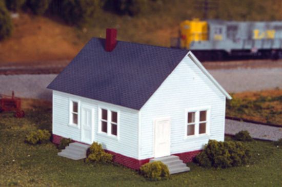 Picture of HO 1 Story House -- Model Railroad Building -- HO Scale -- #201