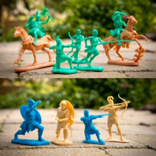 Picture of 1/32 The War At Troy Amazons, Aeneas, Ajax & Horses Playset (14) (Bagged) (LOD Enterprises)