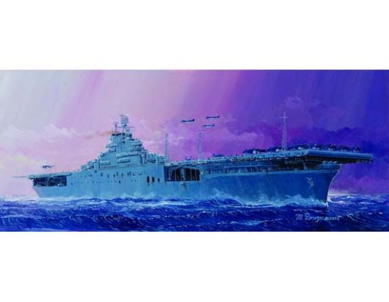 Picture of USS Essex CV-9 US Carrier, 1/700 by Trumpeter, Model Ship