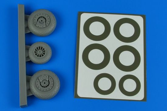 Picture of 1/48 B26K Invader Wheels & Paint Masks Late Diamond Pattern For ICM