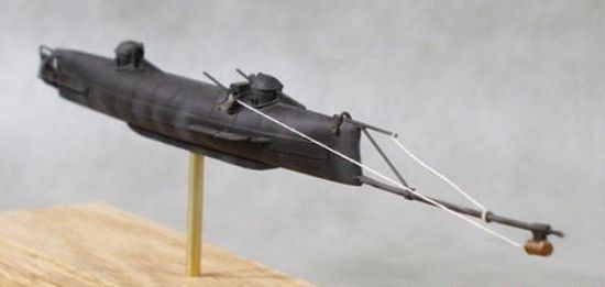 Picture of 1/72 H.L. Hunley Confederate Submarine (11-1/2"L)