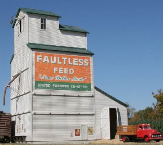 Picture of HO Faultless Feed Country Grain Elevator