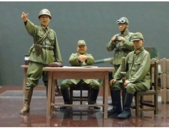Picture of Tamiya - 35341 1/35 Japanese Army Officer Figure Set - Plastic Model